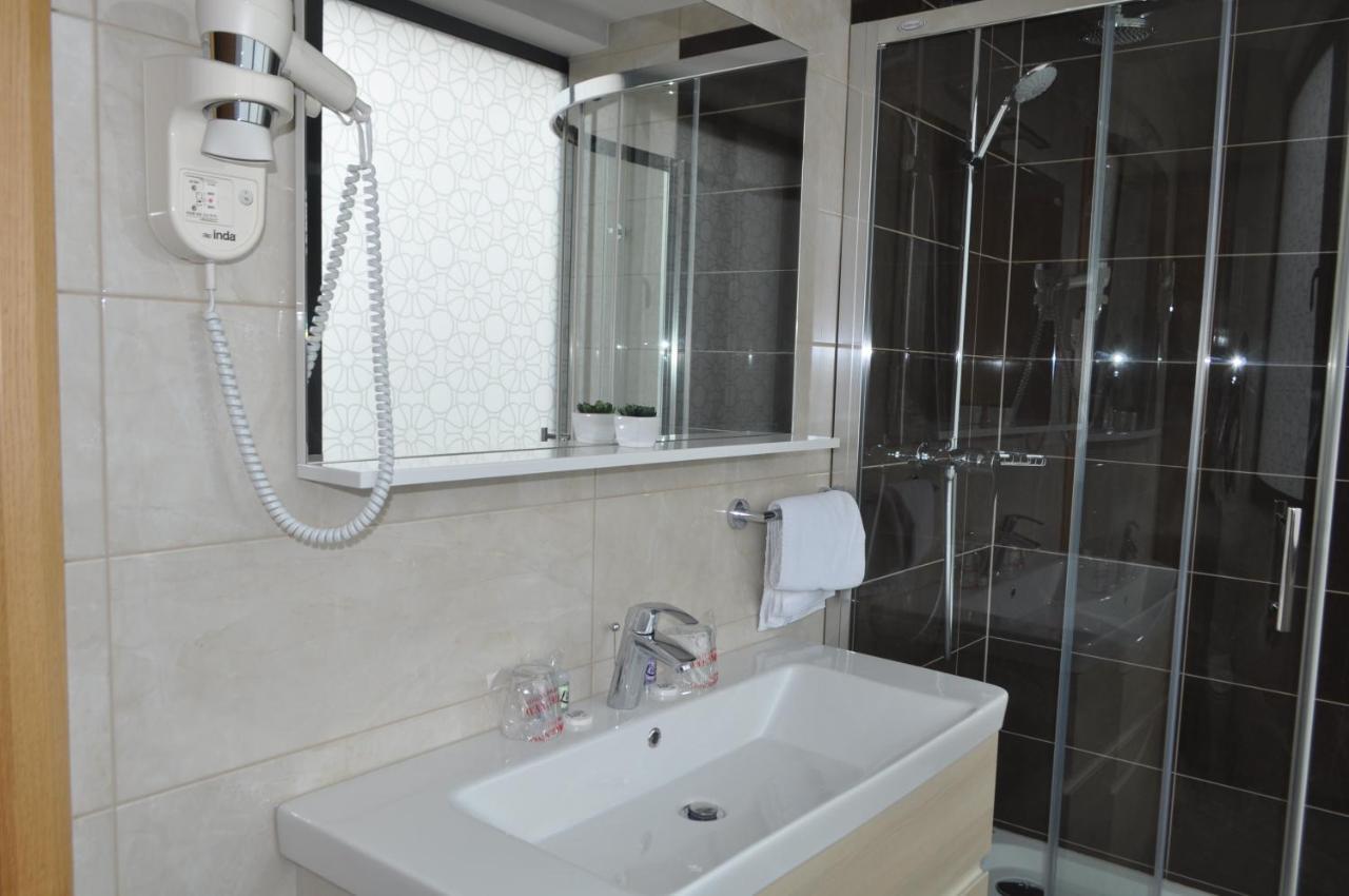 Hotel Novitas ليفنو المظهر الخارجي الصورة
