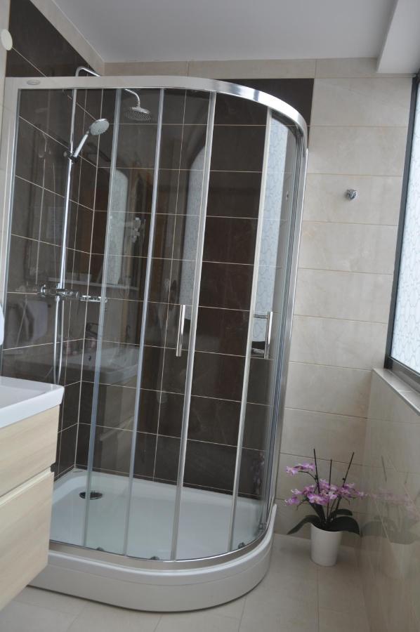 Hotel Novitas ليفنو المظهر الخارجي الصورة
