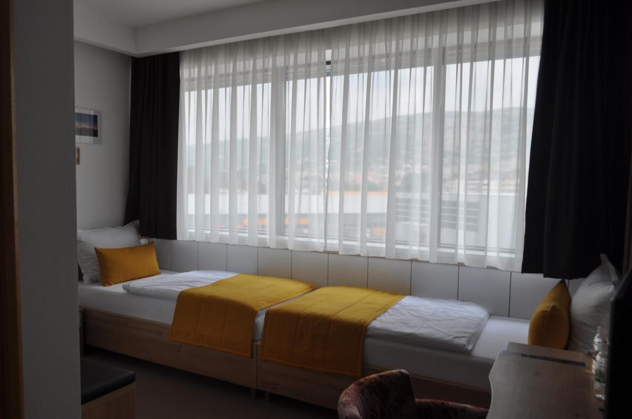 Hotel Novitas ليفنو المظهر الخارجي الصورة