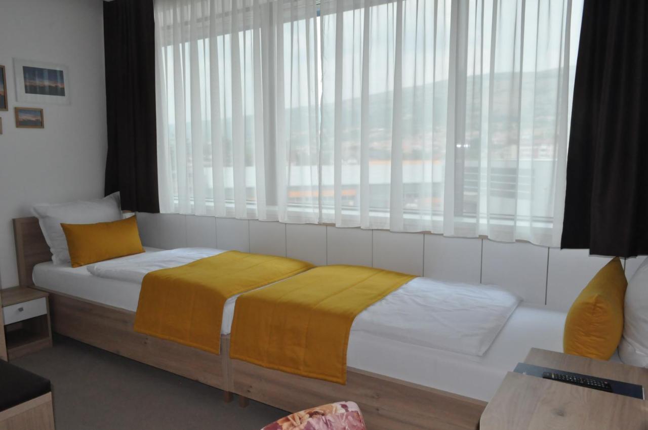 Hotel Novitas ليفنو المظهر الخارجي الصورة