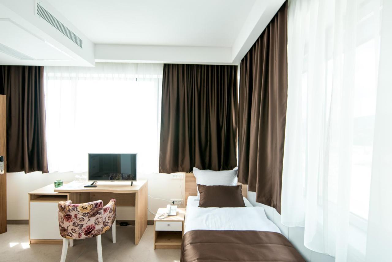 Hotel Novitas ليفنو المظهر الخارجي الصورة