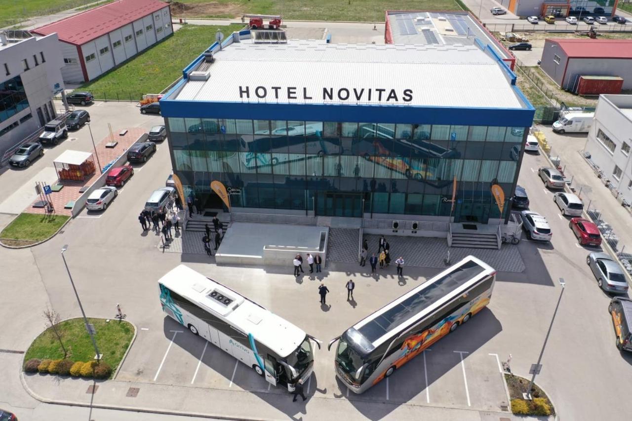 Hotel Novitas ليفنو المظهر الخارجي الصورة