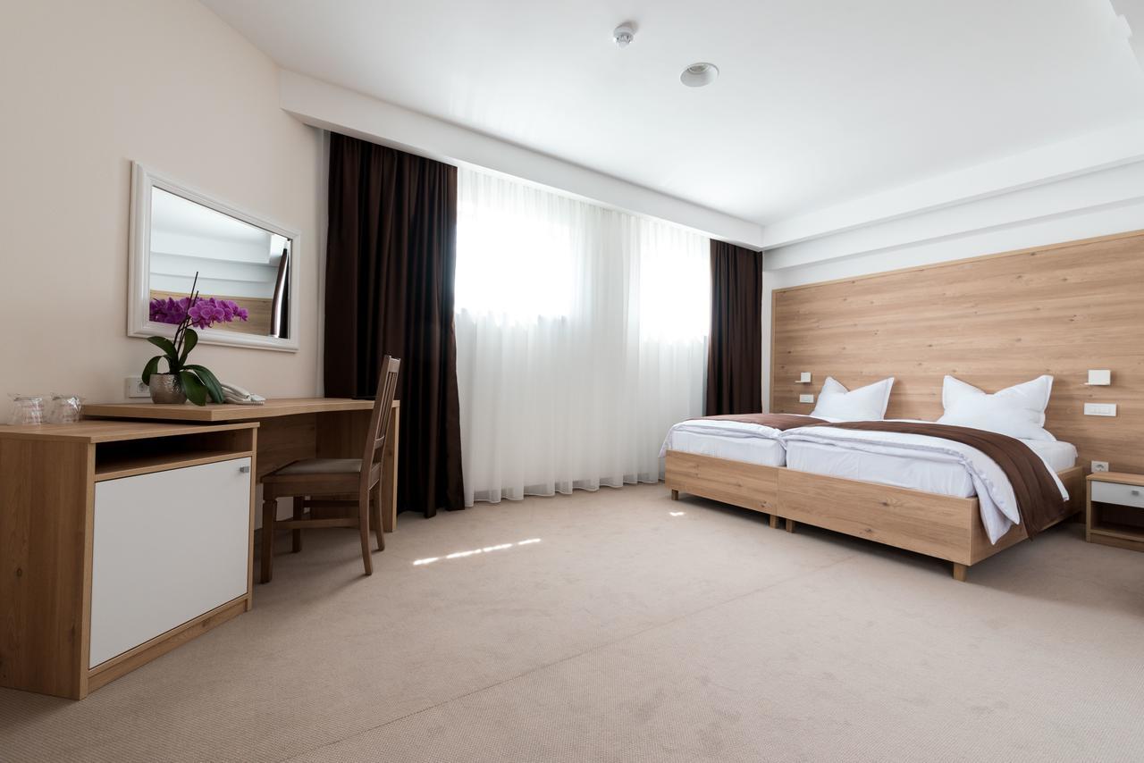 Hotel Novitas ليفنو المظهر الخارجي الصورة