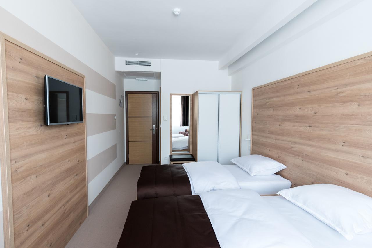 Hotel Novitas ليفنو المظهر الخارجي الصورة
