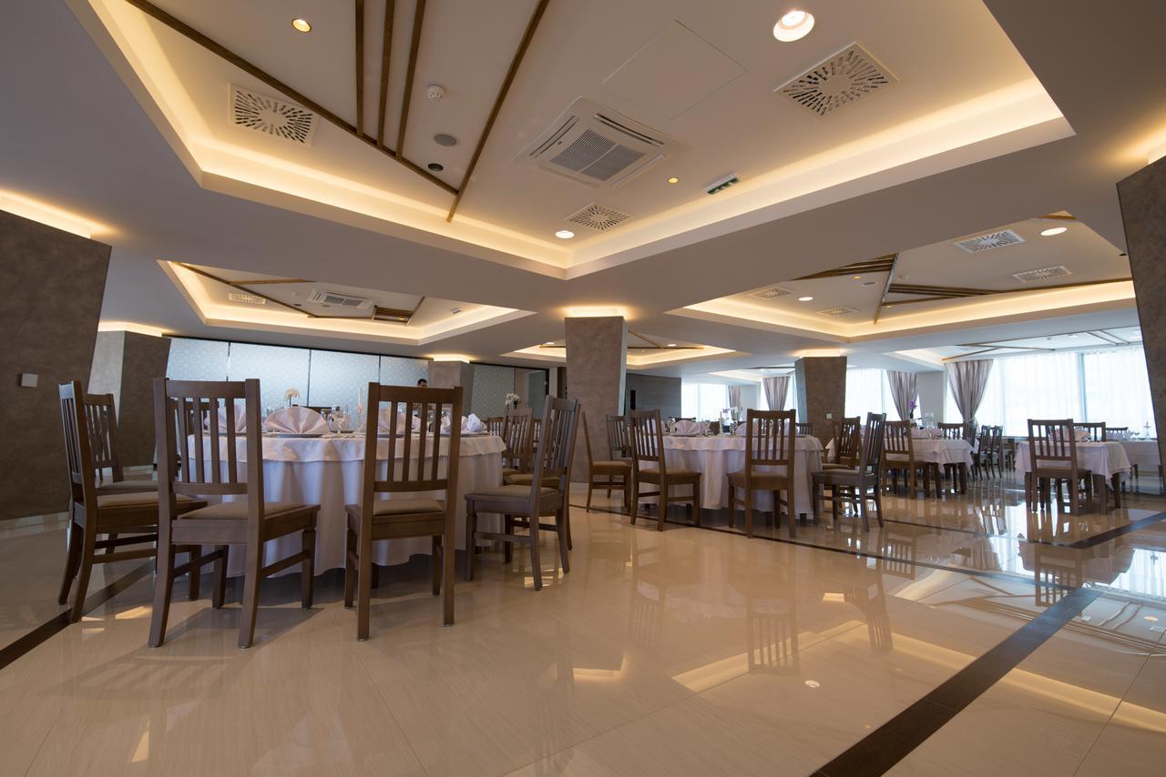 Hotel Novitas ليفنو المظهر الخارجي الصورة
